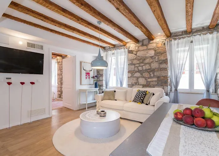 Deluxe Mimi Διαμέρισμα *