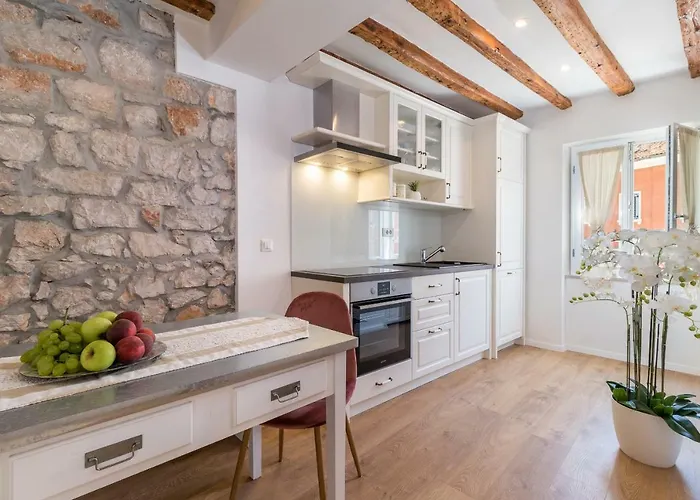 Διαμέρισμα Deluxe Mimi Ρόβινι