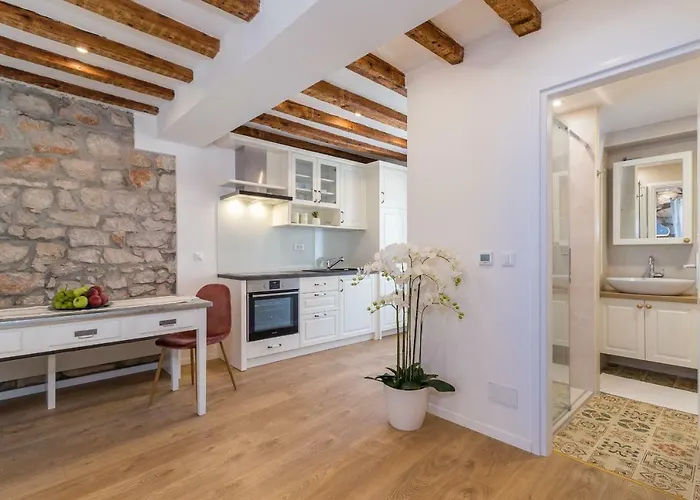 Διαμέρισμα Deluxe Mimi Ρόβινι